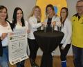 Bild: jr
Zum 4. Mal lädt der SV Steinmühle am 6. Januar 2019 zum Neujahrscup in die Mitterteicher Mehrzweckhalle ein. Das Bild zeigt bei der Auslosung (von links) Bettina Lindner, Ramona Bäuml, Johanna Lindner, Janina Zeus, Angela Übelacker und Turnierleiter Jochen Zimmert.