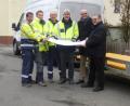 Bild: mad
Marktrat Franz Stockerl, Bürgermeister Maximilian Beer, Projektleiter Martin Gierl sowie die Firmenvertreter Udo Herwig, Simon Schlagenhaufer und Miroslav Halir (von rechts) freuen sich über den erfolgreichen Erdgasanschluss in Zangenstein.