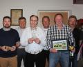 Bild: bk
Altherren-Leiter Karl-Heinz Hasler (Zweiter von links) ehrt Tobias Krämer, Thomas Meiler, Hans Weiß, Rainer Niewerth und Heinz Kneisl (von links).