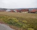 Bild: weu
Auf großes Interesse bei den jungen Bürgern stieß die Vorstellung des Erschließungsplanes des neuen Baugebiets "Am Waldfrieden - Leinhartl". Insgesamt 17 Parzellen stehen hier für Häuslbauer bereit.