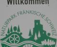 Bild: wsl
Noch begrüßen die grün-weißen Hinweisschilder an allen Einfahrten zum Naturpark Fränkische Schweiz/Veldensteiner Forst im Neukirchener Raum die Autofahrer. Dem Vernehmen nach soll jedoch im kommenden Jahr eine Namensänderung in „Naturpark Fränkische Schweiz – Frankenjura“ erfolgen.