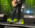 Bild: lst
Augen zu und durch: „Rough Silk“ präsentiert sich im „Salute“ als Live-Band der alten Schule, deren Musikrichtung „Progressive Oi!-Pop“ ungemein Spaß macht.