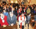Bild: hai
Regionalbischof Hans-Martin Weiss, Pfarrer Dirk Grafe, Pfarrer Stefan Fischer, Vikarin Kathrin Spies, Pfarrer Konrad Amschl und Teresa Tanner (von hinten nach vorne, jeweils von links nach rechts) ziehen zum Altar.