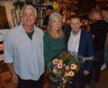 Bild: Kunz
Strahlende Gesichter bei der Eröffnung des neuen Lokals. Bürgermeister Jens Meyer (rechts) beglückwünscht Sabine Ingendorf zur zweiten "Beanery" in Weiden.