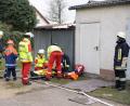 Bild: brü
In den Räumen der Bäckerei Wenkmann üben die Feuerwehr Hohenkemnath und die Helfer vor Ort Ursensollen. Die Übungsalarmierung lautete „Mehlstaubexplosion“.