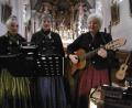 Bild: exb
Sie begeistern die Zuhörer am ersten Adventssonntag (von links): Resi Lorenz, Ulrike Schwab und Rita Gleißner.