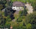 Bild: Michael Ascherl
Zwei neue Varianten für die Seltmann-Villa hat ein privater Interessent vorgeschlagen. Die erste Variante kombiniert einen Wirtschaftstreff für Wirtschaftsförderung, Büro- und Ausstellungsflächen sowie eine Kleinkunstbühne mit einem Café.