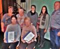 Bild: jml
Gisela Müller wird für 20 Jahre Treue zum VdK geehrt, Wilhelmina Lindthaler für 25 Jahre (sitzend, von links). Kassierin Manuela Lauer, zweite Vorsitzende Gerda Zimmermann, Frauenbeauftragte Erika Luber und Bezirksbeauftragte Carola Brust nehmen mit stellvertretendem Bürgermeister Gerhard List die Ehrungen vor (hinten, von links)