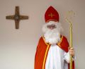 Bild: Konrad
Der heilige Nikolaus findet, Kinder und Erwachsene sollten sich mehr auf das eigentliche große Geschenk der Weihnachtszeit besinnen: Die Geburt von Jesus.