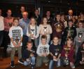 Bild: kro
Die neuen Clubmeister des MSC Tirschenreuth mit dem Stolz des Vereins, der Jugend-Kartgruppe. MSC-Vorsitzender Alfred Haubner (rechts stehend) und Bürgermeister Franz Stahl (hinten rechts) gratulieren.
