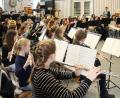 Bild: bph
Die musikalische Leitung des Projektes hat Diplommusikpädagoge Stefan Neger (rechts) aus Ursensollen. Er wird unterstützen von stellvertretender Kreisdirigentin Conny Gaschler aus Wackersdorf und Dirigentin Karin Raab aus Nabburg.