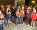 Bild: nm
Mit Kerzen in den Händen "zittern" sich kleine und große Besucher am Mittwochabend durch den "Advent im Dorf".