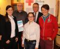 Bild: exb
Josef Birkner (Dritter von links) erhält das Ehrenzeichen des Jugendrotkreuzes in Gold. Birgit Schneider, Jugendarbeitleiterin Natalie Wölfl, Monika Stahl, BRK-Kreisvorsitzender Franz Stahl und stellvertretende Vorsitzende des Bayerischen Jugendrotkreuz, Luisa Bätz (von links) gratulieren.
