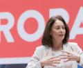 Bild: Jörg Carstensen/dpa
Bundesjustizministerin Katarina Barley (SPD) spricht bei der Delegiertenkonferenz ihrer Partei im Willy-Brandt-Haus. Sie wurde zur SPD-Spitzenkandidatin für die Europawahl gewählt.