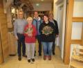 Bild: kei
Den beiden Schulweghelferinnen Maria Falk und Brigitte Reinicke (vorne, von links) dankte die Führung der Gebietsverkehrswacht mit Hans Keilhammer, Markus Schlegel und Hans Bauer (von links).