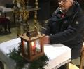 Bild: bgm
Hans Spachtholz (vorne) und OWV Vorsitzender Rudolf Bäumler gestalten die „Besinnliche Stund“ in der Stadtpfarrkirche mit weihnachtlichen Texten.