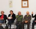Bild: Dagmar Williamson
Vorsitzender Neuer Kunstverein Regenburg Rainer Schmidt, Professor em. Rudolph Bauer, Moderator Hans Graf, Professor em. Peter Angermann und Kulturamtsleiterin Barbara Leicht aus Neumarkt diskutieren über die Entwicklung der Progressivität in der Kunst.