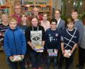 Bild: dob
Niklas Beck aus Eslarn (vorne, links) ist der beste Leser der Pfalzgraf-Friedrich-Mittelschule. Auf den weiteren Plätzen folgten Felicitas Levin, Lucas Troll und Timo Zellner (vorne, von links).