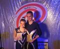 Bild: exb
Mit einem Strahlen präsentieren Antonia Schmid und Julian Minks ihre Trophäen. Das Rock-’n’-Roll-Paar von Quick Feet Amberg wurde beim World Cup in Ljubljana Zweiter in der Couple-Dance-Show-Klasse.
