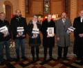 Bild: wro
Abschied vom Kirchenvorstand nahmen Klaus Steffenhagen, Johannes Kirchner, Brigitte Busl, Christine Etzold und Johann Fuchs (von links). Pfarrer Martin Schlenk sagte Dankeschön für das jahrelange Mitwirken.
