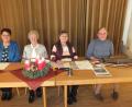 Bild: soj
Marita Kuchenreuther (vli.), Maria Sondermeier, Christa Schiener und Michaela Philbert stimmen die Senioren bei der Adventsfeier auf das Weihnachtsfest ein.