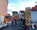 Bild: Gabi Schönberger
In der Straße Am Alten Dorf brannte es. Ein Mehrfamilienhaus sollte gar evakuiert werden, weil eine Küchenzeile qualmte. Die Feuerwehr konnte den Brand aber schnell löschen.
