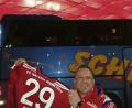 Bild: exb
Marcus Fritsch mit dem Trikot von Kingsley Coman.