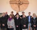 Bild: rgr
Die neuen Kirchenvorstände wurden in ihr Amt eingeführt. Das Bild zeigt von links vorne: Michael Krauss, Manuela Mehrländer, Doris Englhardt, Karin Weigl, Karin Kumpf und links hinten: Udo Greim, Lydia Schaffland, Rosi Arnold, Pfarrer Dr. André Fischer, Kevin Neff und Herta Murr.