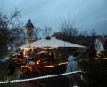 Bild: wec
Blick auf den romantischen Weihnachtsmarkt unter der Burg. Im Hintergrund die Ebermannsdorfer Johanneskirche (Schlosskirche).