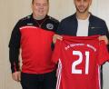 Bild: exb
Erkan Kara (rechts) wird ab der Saison 2019/20 Spielertrainer bei der DJK Dürnsricht. Abteilungsleiter Stefan Schleicher freut sich über die Verpflichtung.