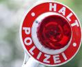 Bild: Frank Leonhardt/dpa
Die Polizei hat zwei 12- und 14-jährige Jungen mit einem gestohlenen Pkw und falschen Kennzeichen an der Tankanlage Uttrichshausen-West (Hessen) ertappt.