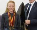 Bild: sam
Emily Rödl mit Bürgermeister Erwin Geitner.