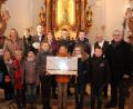 Bild: pi
Thomas Ebnet (rechts) sagt "Vergelt's Gott" für 600 Euro.