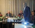 Bild: jzk
„Dieselmotoren wird es auch in Zukunft geben“, versichert Hans-Peter Rauch (stehend) bei der Kemnather Gebietsverkehrswacht.