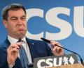 Bild: Peter Kneffel/dpa
Markus Söder, Ministerpräsident von Bayern, spricht nach der Sitzung des CSU-Vorstandes auf einer Pressekonferenz in der CSU-Parteizentrale. Der CSU-Vorstand hat Söder wie erwartet einstimmig als Nachfolger von Seehofer für den Posten des Parteichefs nominiert.