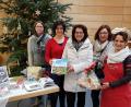 Bild: exb
Beim Oberpfälzer Bauernmarkt freuten sich (von links) Mitautorin Karin Bischoff, Kreisbäuerin Sabine Schindler, Gewinnerin Christiane Scherer, Ortsbäuerin Angela Bäumel sowie Ina Doll vom Haflingerhof in Nittenau.