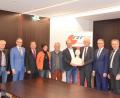 Bild: Benkhardt
Viele Bürgermeister im Landkreis, Landrat Wolfang Lippert (Vierter von rechts) und Uschi Huber vom Rotary-Club Stiftland unterstützen die Aktion.
