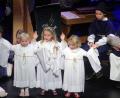Bild: wsb
Die Besucher kommen ins Stadttheater, um weihnachtlichen Weisen zu lauschen. Dass es auch eine jede Menge zu sehen gibt, dafür sorgen die Kinder aus Freudenberg.