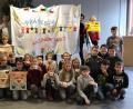 Bild: cr
Mit Stolz und Freude präsentieren die über 40 Schüler aus Cheb und Weiherhammer ihre Werke aus sechs unterschiedlichen Workshops.