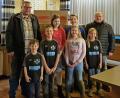 Bild: sgs
Martin Höreth von der DJK und Anton Brrand, Geschäftsführer des Dorfladens "Schaut's eina" in Gleiritsch freuen sich, dass bei der diesjährigen Weihnachtstrucker-Aktion der Johanniter über 50 Pakete zusammengekommen sind.