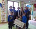 Bild: di
Spendenübergabe im Kindergarten Schmidgaden: Gerda Six, Maria Lippert, Barbara Dirrigl und Renate Meier überreichen den Scheck an Leiterin Sonja Rojer.