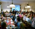 Bild: rn
Stubnmusi und Geschichten, Nikolausbesuch und Grußworte, Plätzchen und Gespräche: Bei der Adventsfeier im Kleintierzüchterheim gibt es für die Mitglieder des Seniorenclubs viel zu hören und zu genießen.