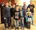 Bild: wec
Über die Erfolge der jungen Teilnehmer freuen sich Jugendleiterin Ruth Kryschak (links) und ihre beiden Stellvertreter Stefanie Kryschak (Zweite von links) und Norbert Seegerer (hinten, Zweiter von rechts).