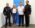 Bild: Polizei
Von links Erster Polizeihauptkommissar Michael Kernebeck, Vanessa Richter, Marco Hüttner und Polizeihauptkommissar Peter Krämer.