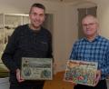 Bild: tr
Franz Schöner und Roland Weis, die Hauptorganisatoren der Präsentation (von links) mit zwei Strategiespielen.
