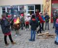Bild: wro
Ein Höhepunkt nach der Nikolausfeier war das Stockbrotebacken am offenen Feuer