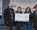 Bild: jr
1300 Euro überreichte jetzt Doris Schneider (2. von links) an die Mitterteicher Tafel und damit den Erlös der Benefizaktion ihrer Fußmassage. Den Dank der Mitterteicher Tafel überbrachten Nicole Fürst, Karl Haberkorn (links) und Gerhardt Höhn.