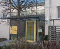 Bild: cfd
Die Geschäftsstelle des Hospizvereins an der Heiner-Fleischmann-Straße 4 in Amberg ist Anlaufstelle für alle, die sich selbst aufs Sterben vorbereiten müssen oder nahe stehende Menschen dabei unterstützen möchten.