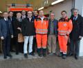 Bild: jr
Eine hochkarätig besetzte CSU-Delegation besuchte am Mittwoch die BRK-Rettungswache in Mitterteich. Wichtigstes Thema war der neue mögliche Standort für einen weiteren Rettungswagen in der Region. Beim Besuch mit dabei waren Waldsassens Bürgermeister Bernd Sommer (links), Mitterteichs Bürgermeister Roland Grillmeier (rechts), stellvertretender BRK-Kreisvorsitzender Toni Dutz (3. von rechts), BRK-Kreisgeschäftsführer Holger Schedl (2. von links), sowie die Mandatsträger MdL Tobias Reiß (3. von links) und MdB Albert Rupprecht (5. von rechts).