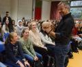 Bild: Kunz
Markus Hofmann erklärt den Achtklässlerinnen des Elly-Heuss-Gymnasiums die Funktionsweise des Gedächtnisses.
